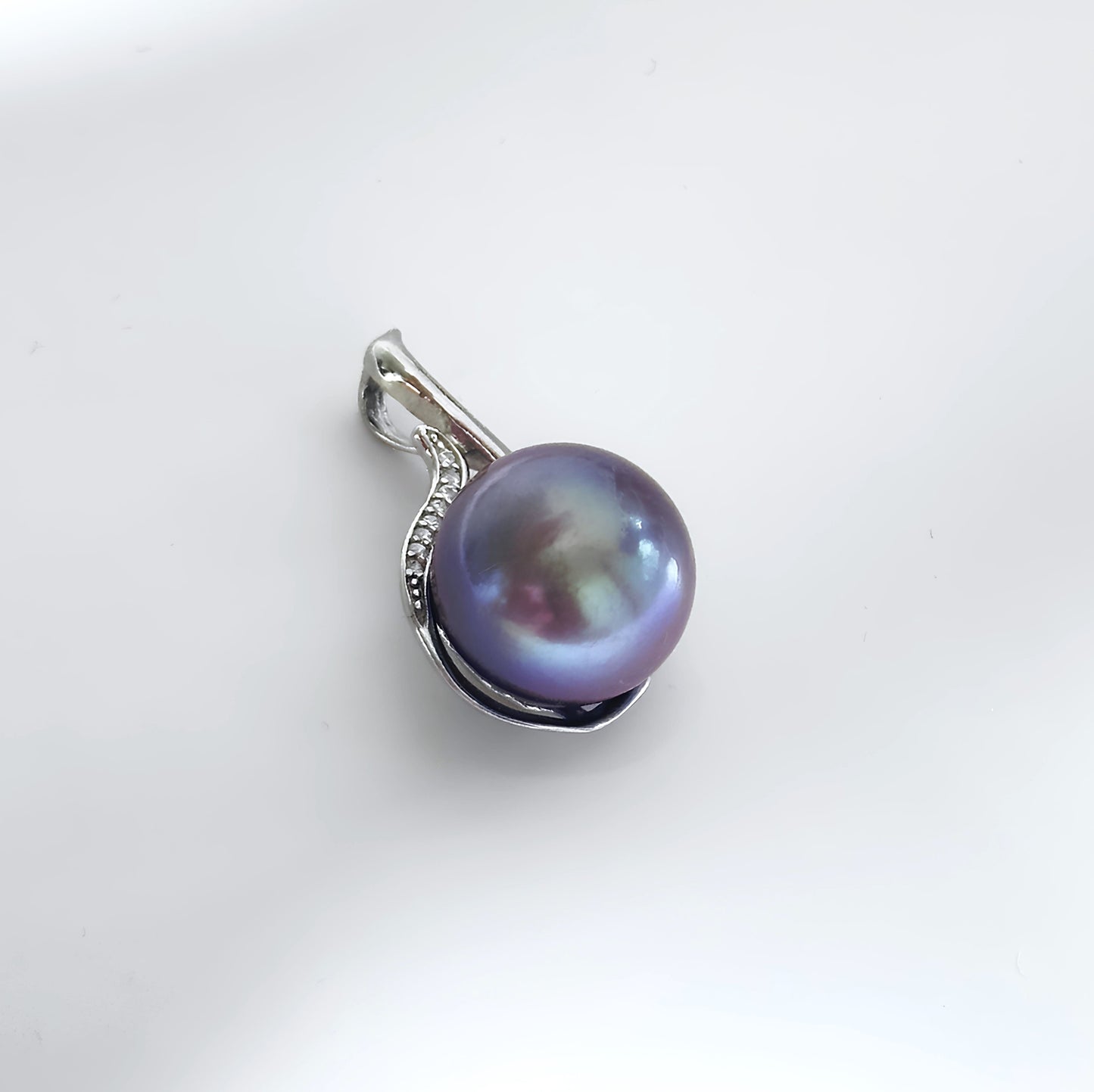 Ghost Purple Pearl Pendant