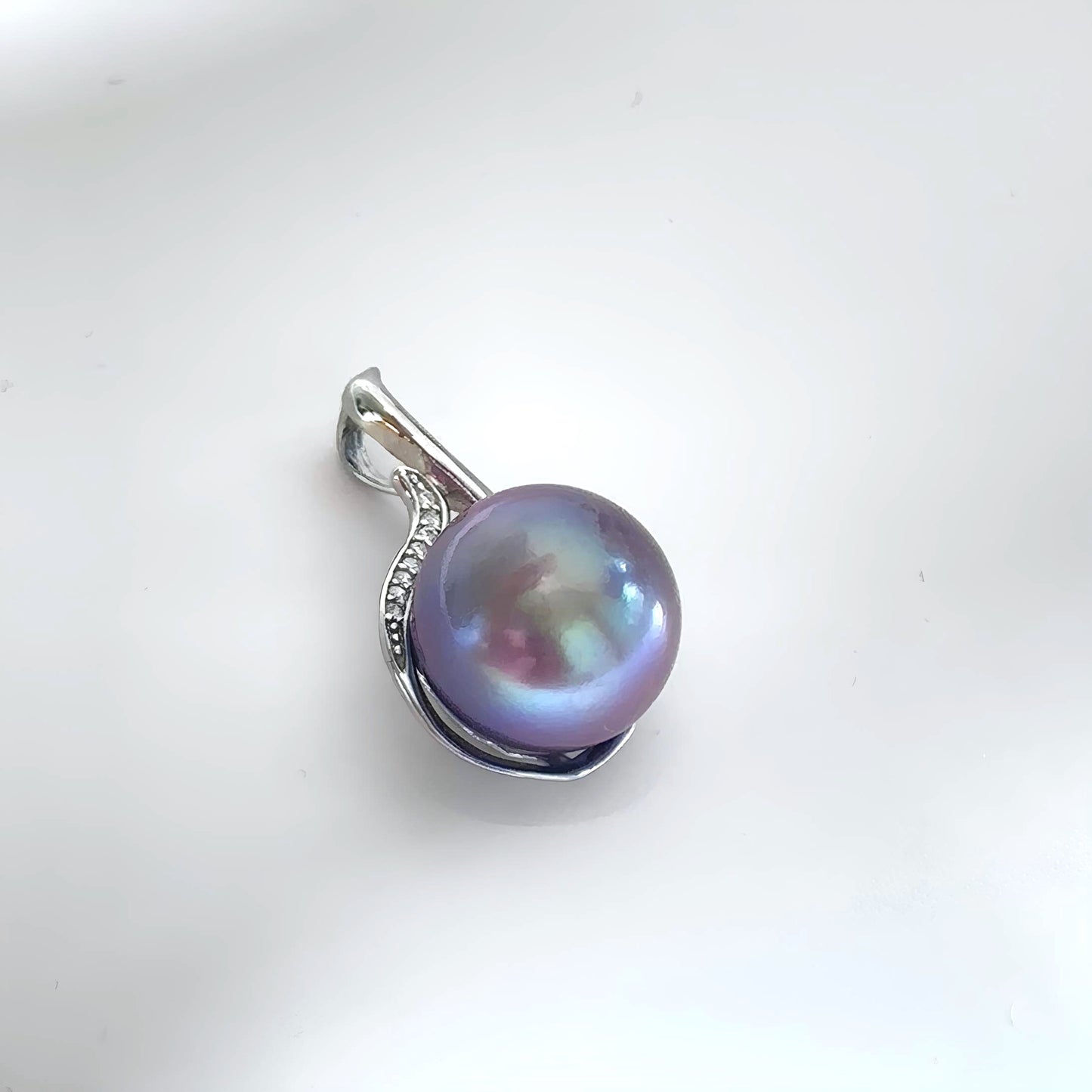 Ghost Purple Pearl Pendant