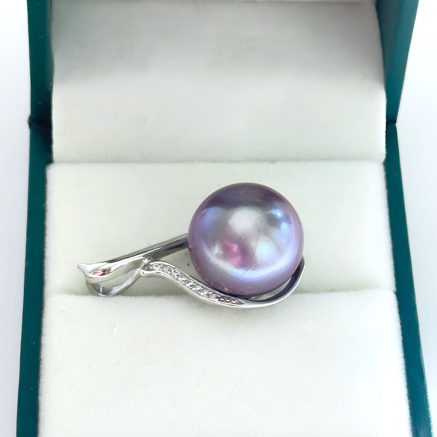 Ghost Purple Pearl Pendant