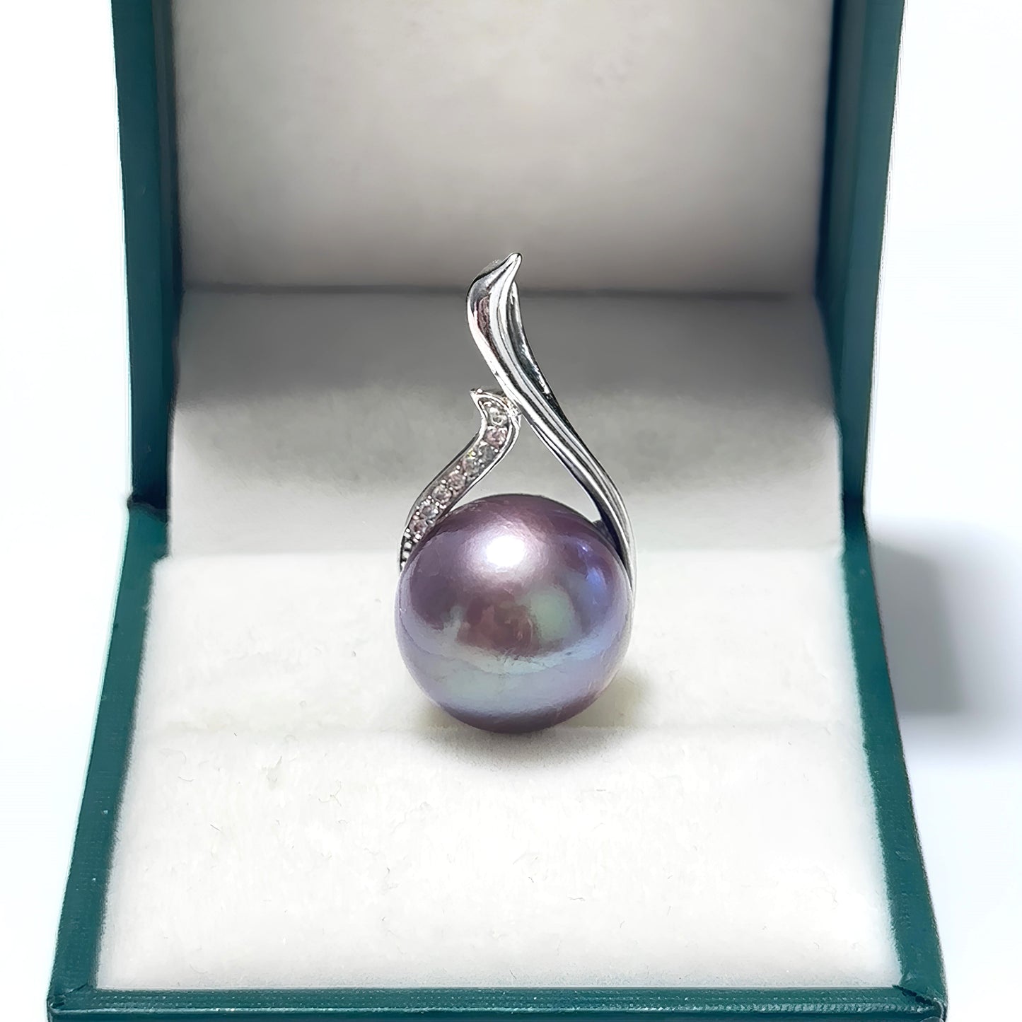 Ghost Purple Pearl Pendant