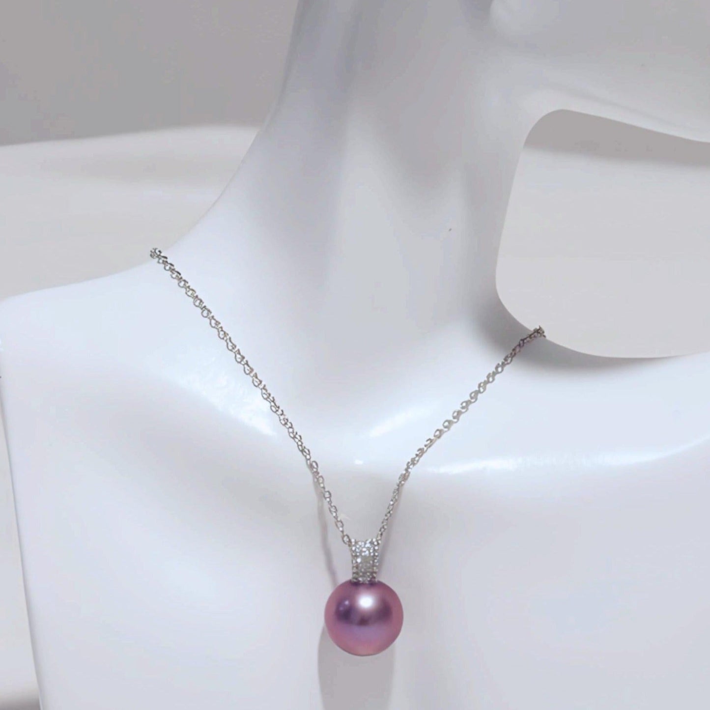 Fuchsia pearl pendant - Tricky Lucky