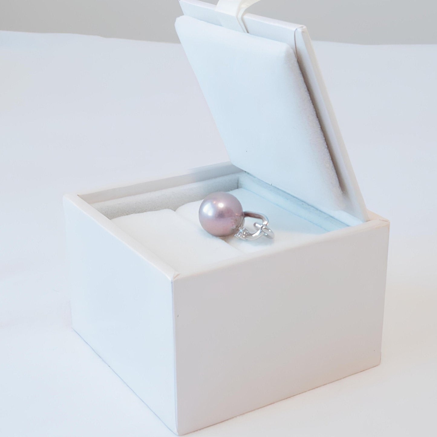 Geometric Pearl Pendant - Tricky Lucky