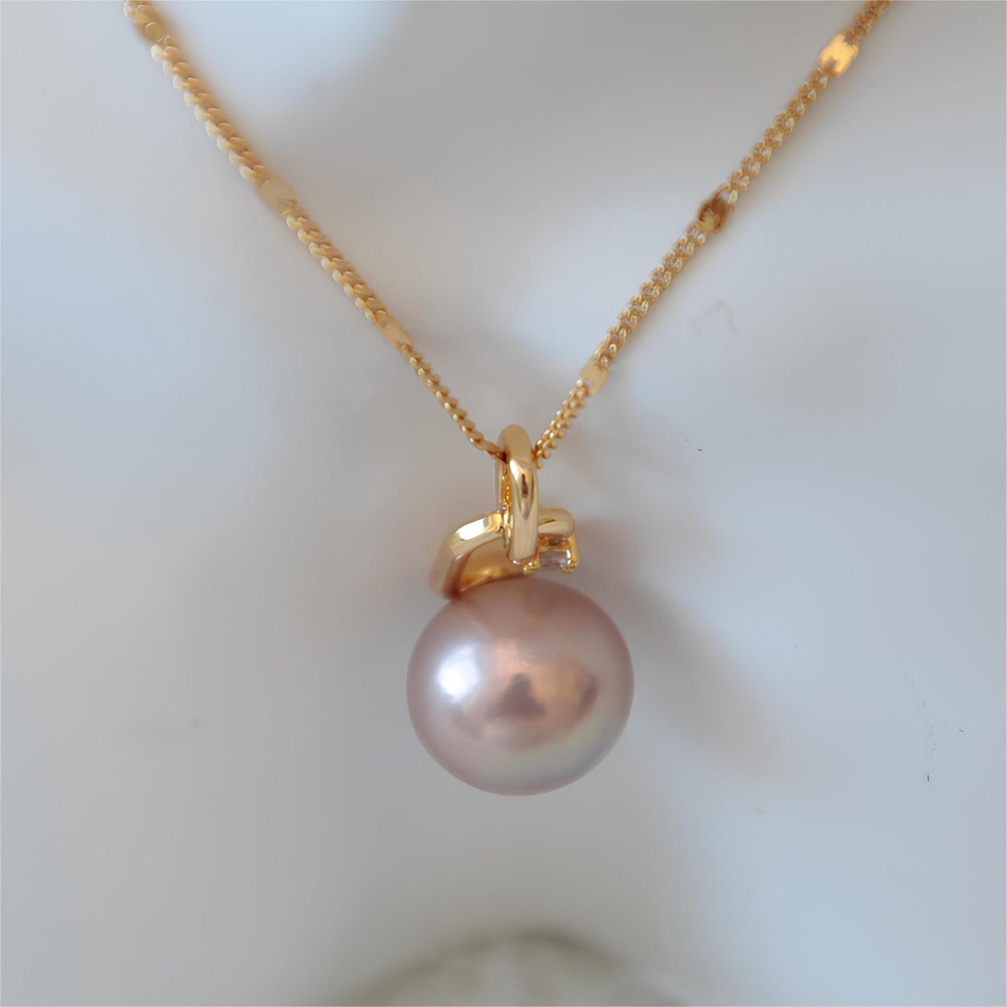 Geometric Pearl Pendant - Tricky Lucky