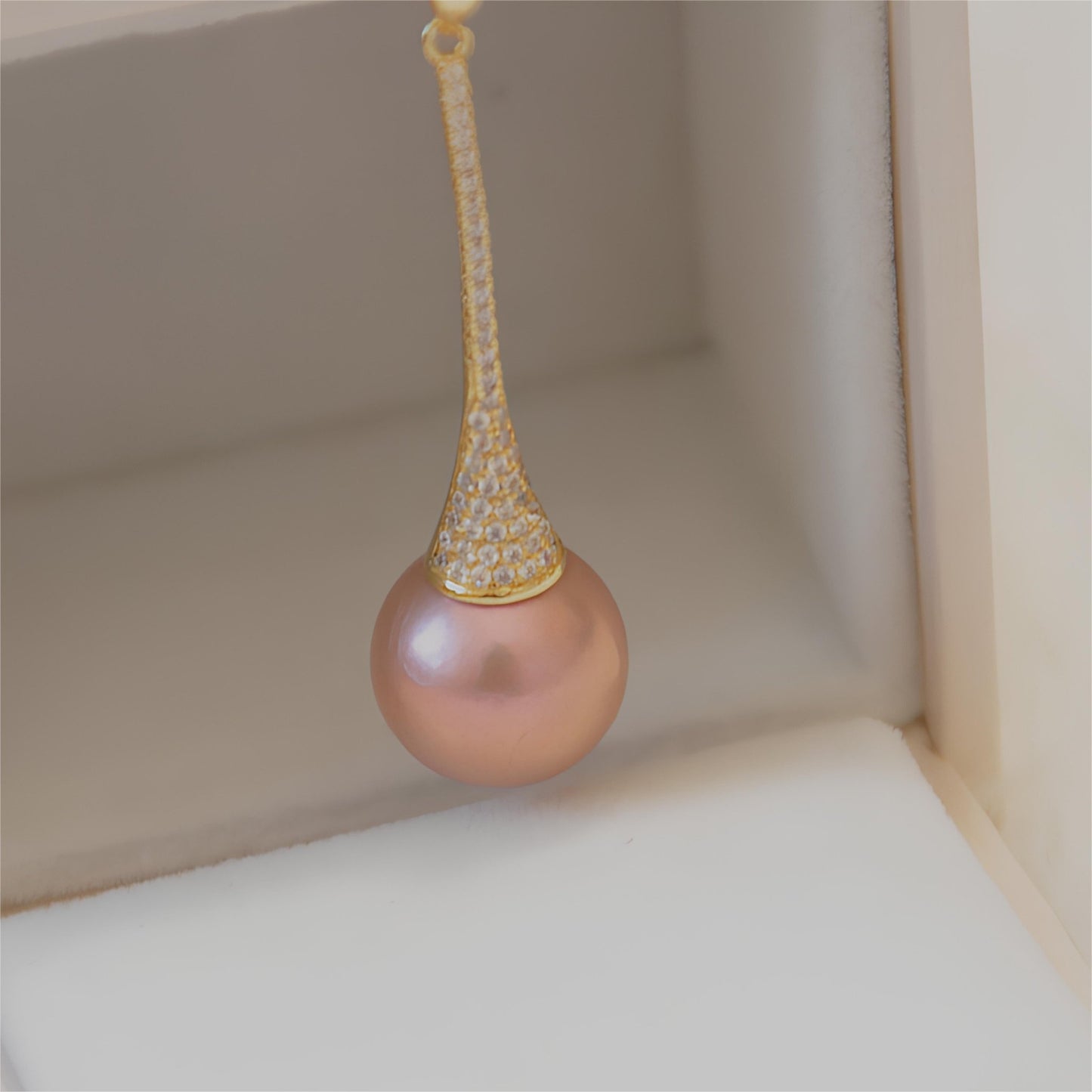 Glamorous Pagoda Pearl Pendant - Tricky Lucky