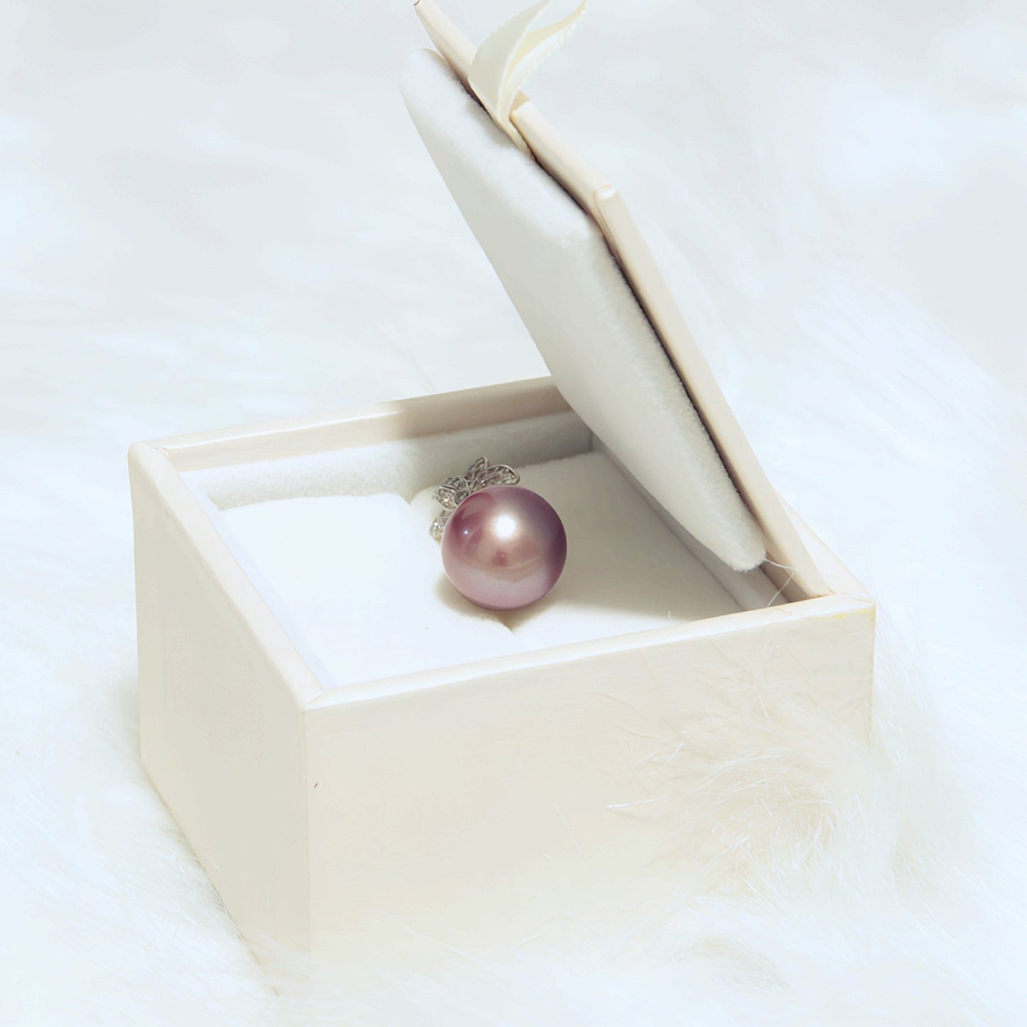 Orchid Pearl Pendant - Tricky Lucky