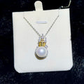 Fairytale castle pearl pendant with a luminous white freshwater pearl.