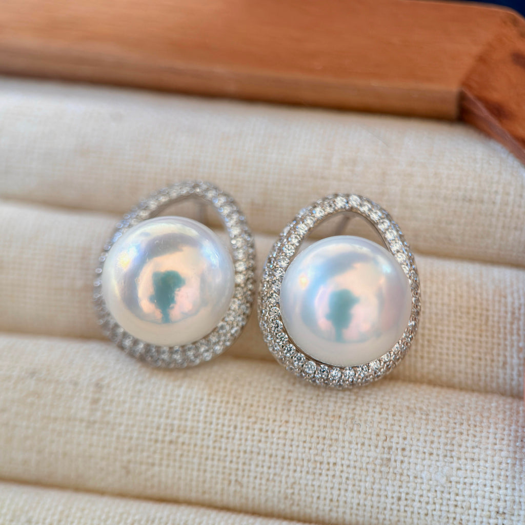 Sparkling 12mm Cold Blue Halo Pearl Stud Earrings