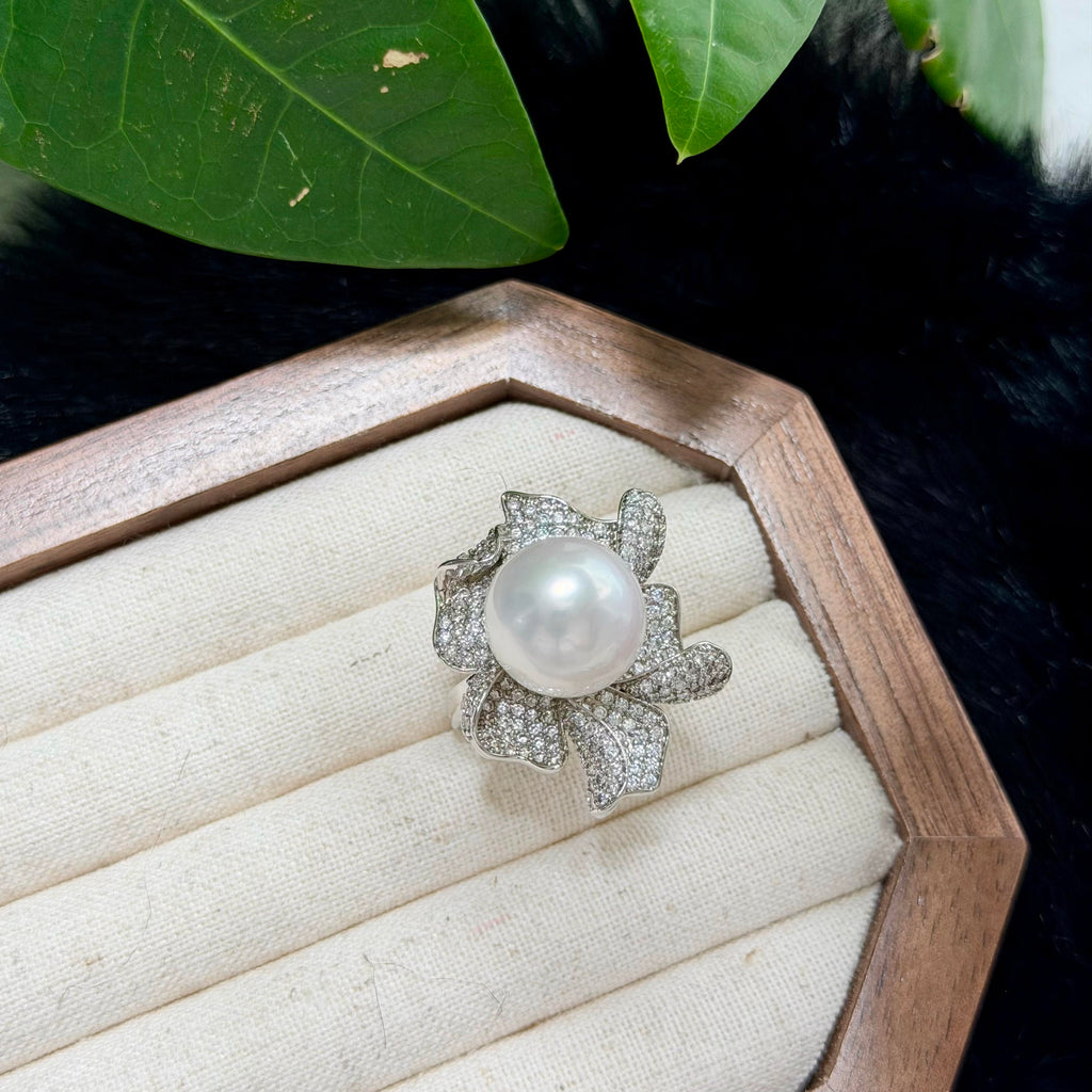 13.7 mm natural freshwater pearl statement ring.