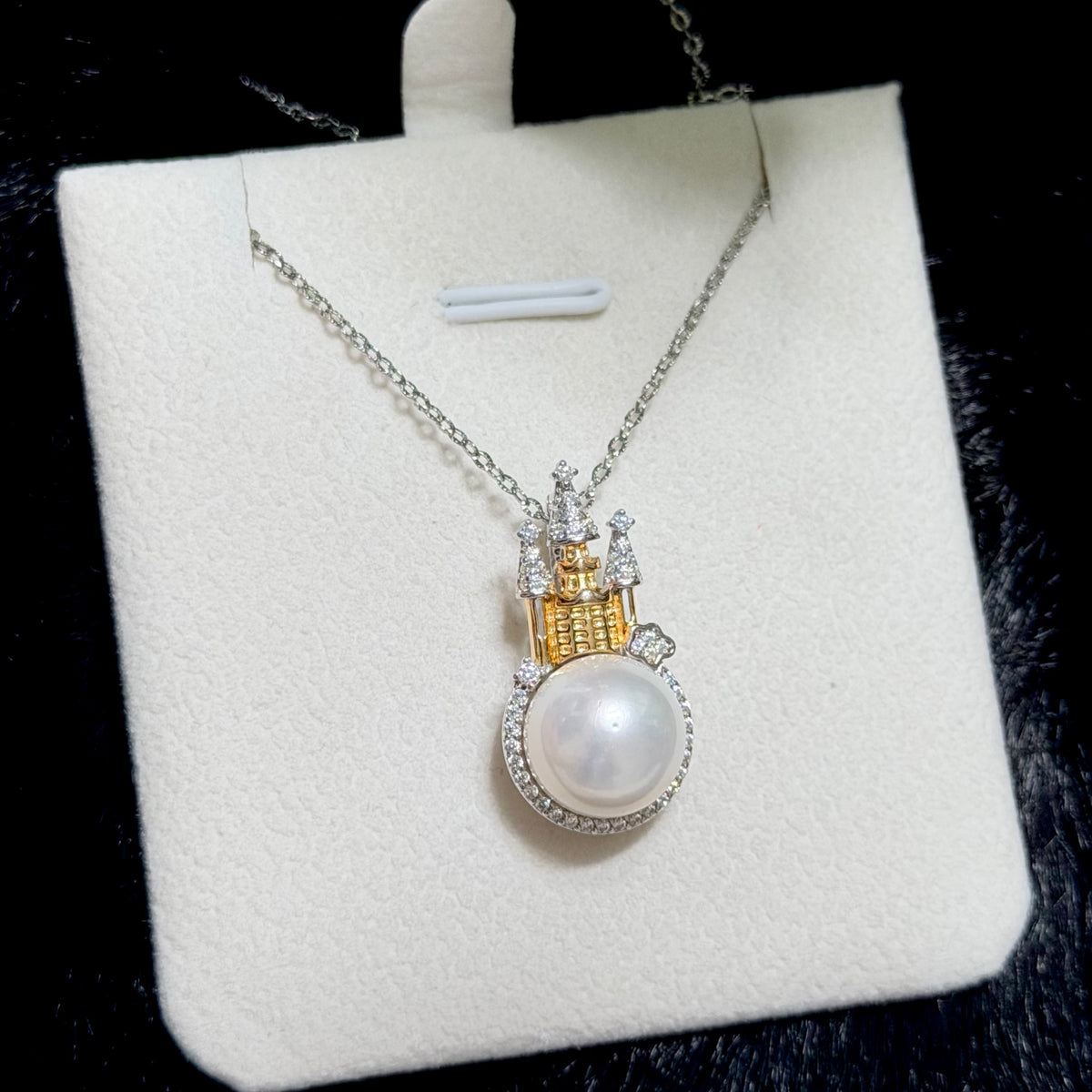 Sparkling castle pearl necklace designed as a romantic gift for her.