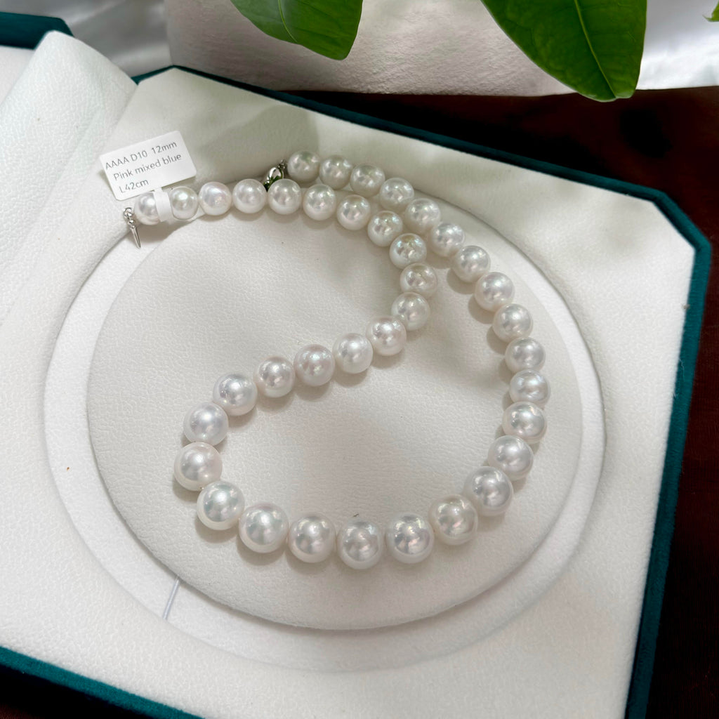 10–12 mm white with soft pink halo freshwater pearl necklace, 42 cm long.