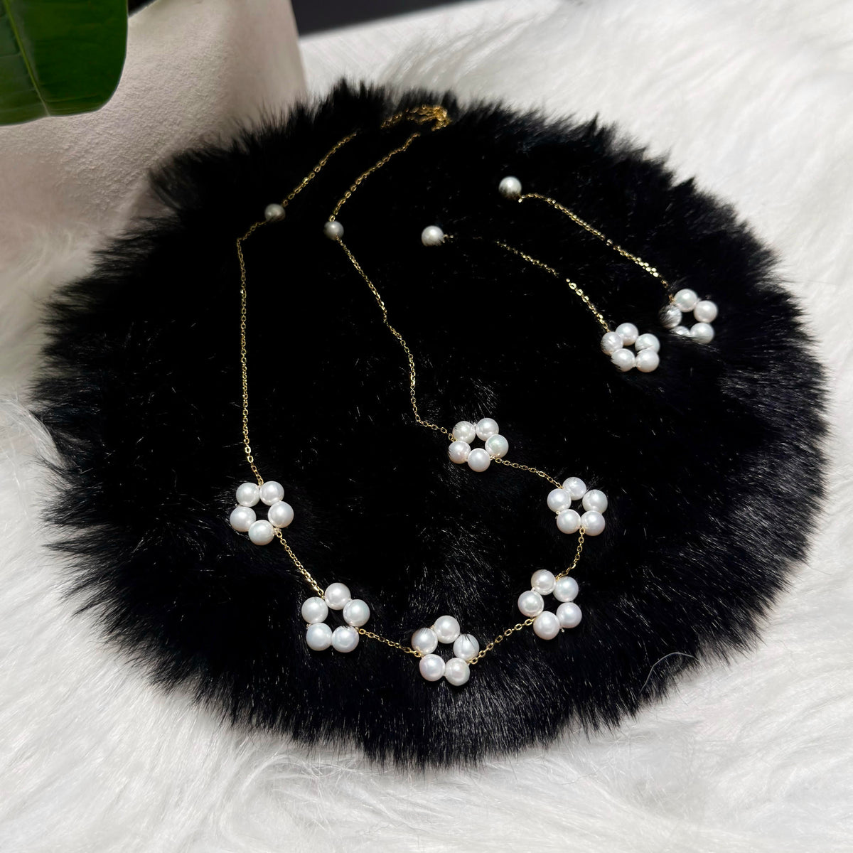 Delicate Pearl Flower Jewelry Set – Necklace & Earrings