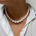 Natural freshwater pearls showing mirror-like high lustre and round / very clean surface shape.