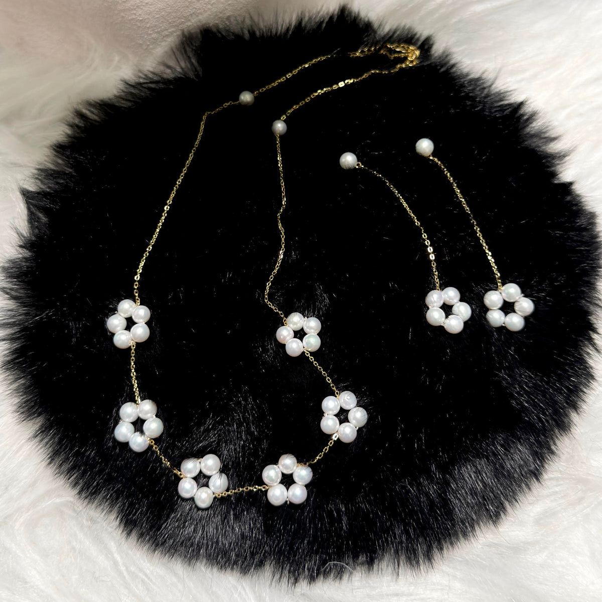 Delicate Pearl Flower Jewelry Set – Necklace & Earrings