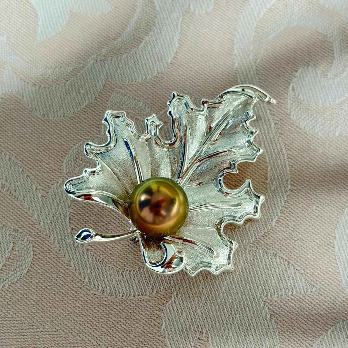 12.3mm Golden Green Pearl Maple Leaf Convertible Brooch Pendant