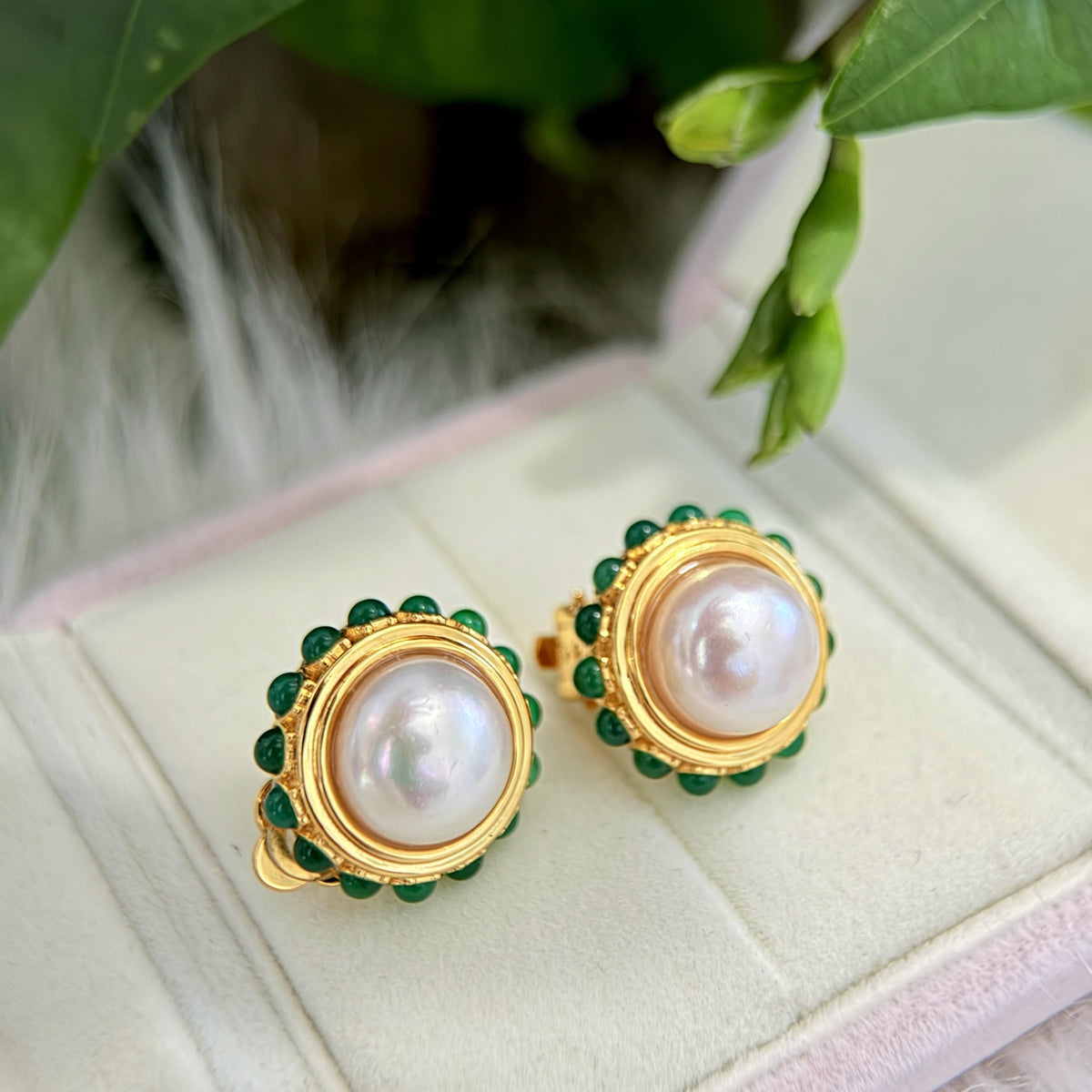 12.3mm White Pearl Clip-On Earrings – Chrysoprase Design