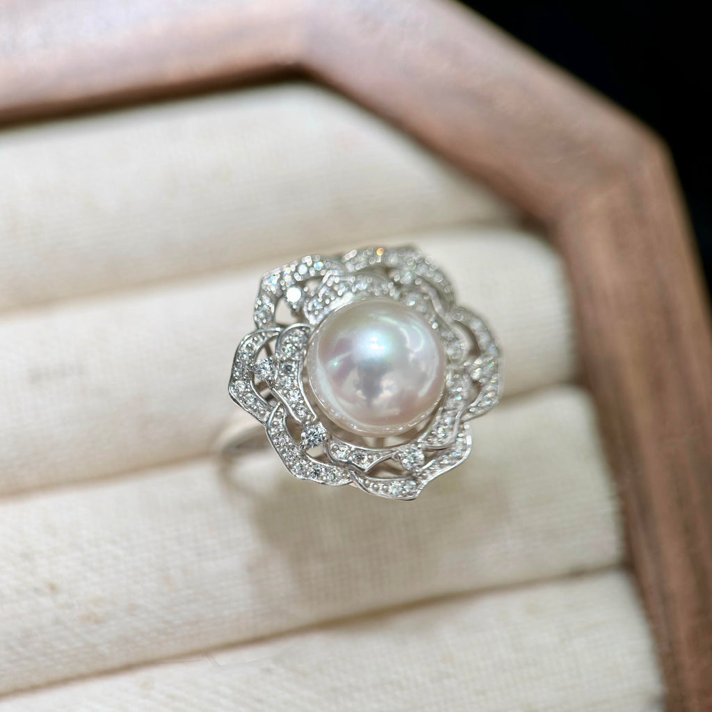 Close-up of a flawless 10 mm white freshwater pearl with mirror-like lustre.