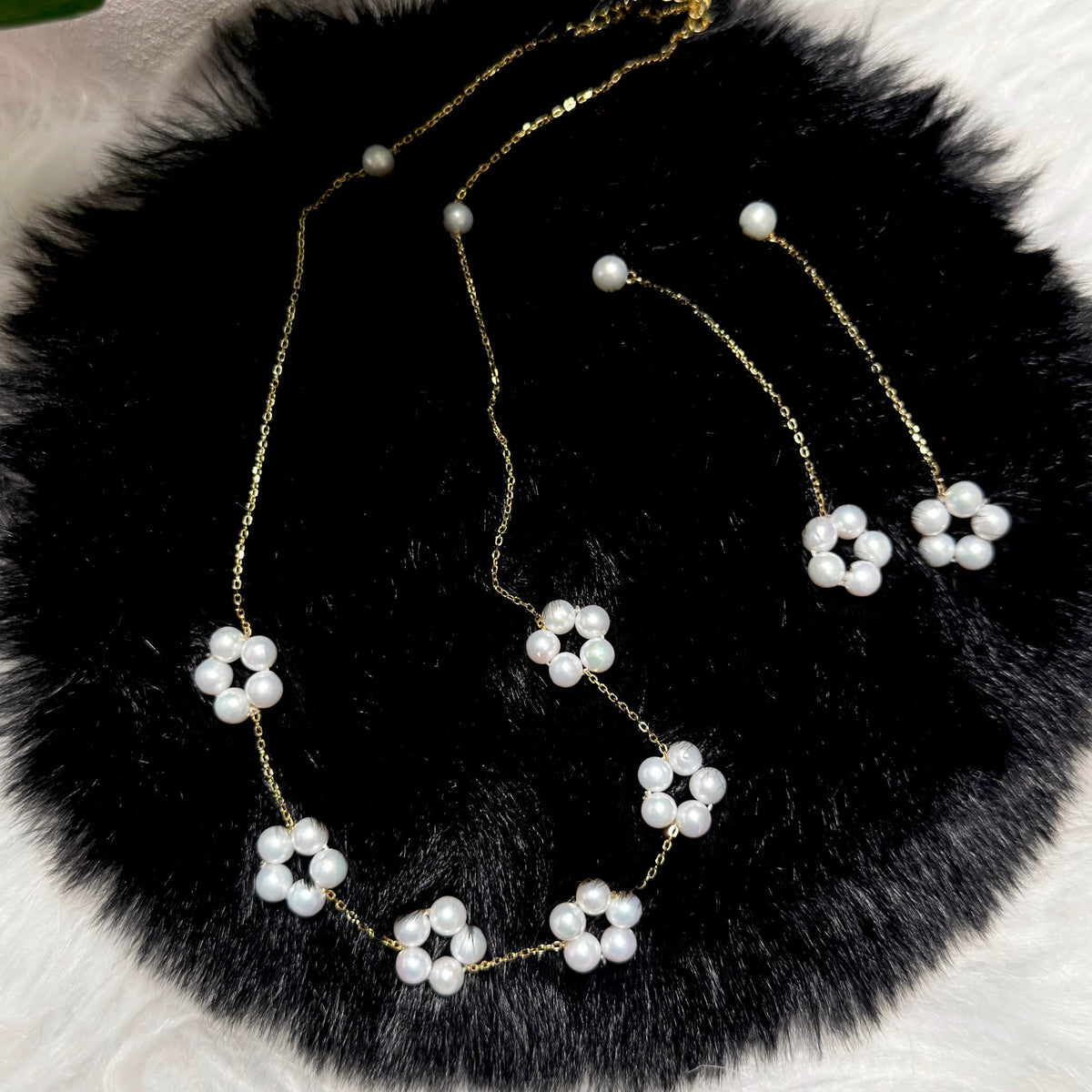 Delicate Pearl Flower Jewelry Set – Necklace & Earrings