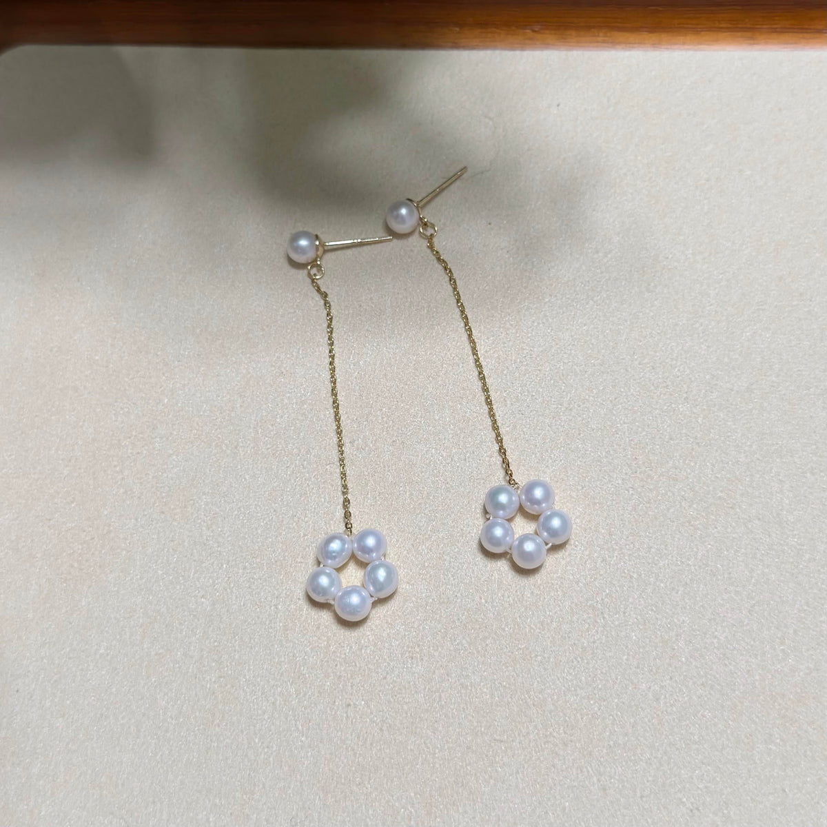 Delicate Pearl Flower Jewelry Set – Necklace & Earrings