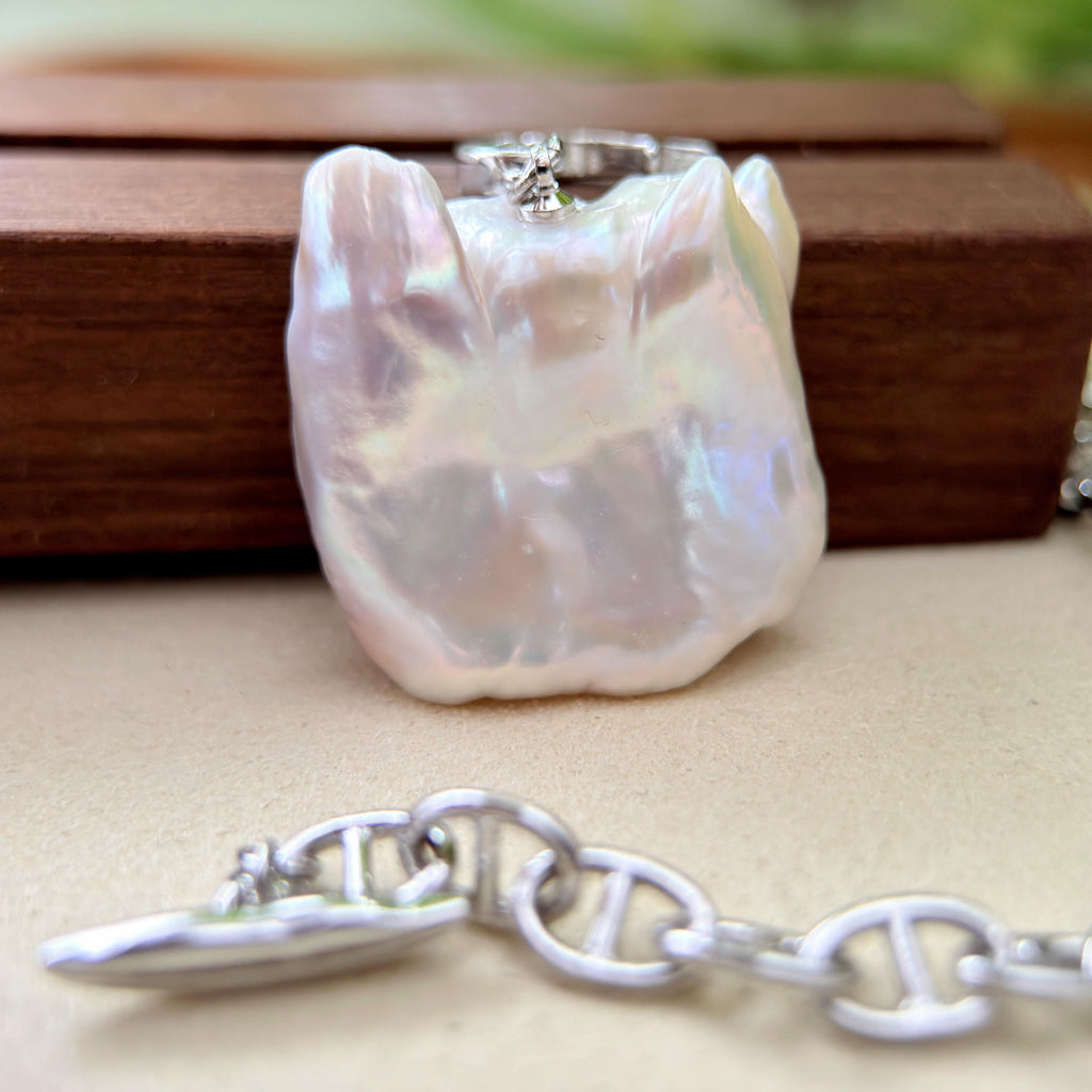 Unisex Chunky-Chain White Baroque Pearl Pendant Necklace