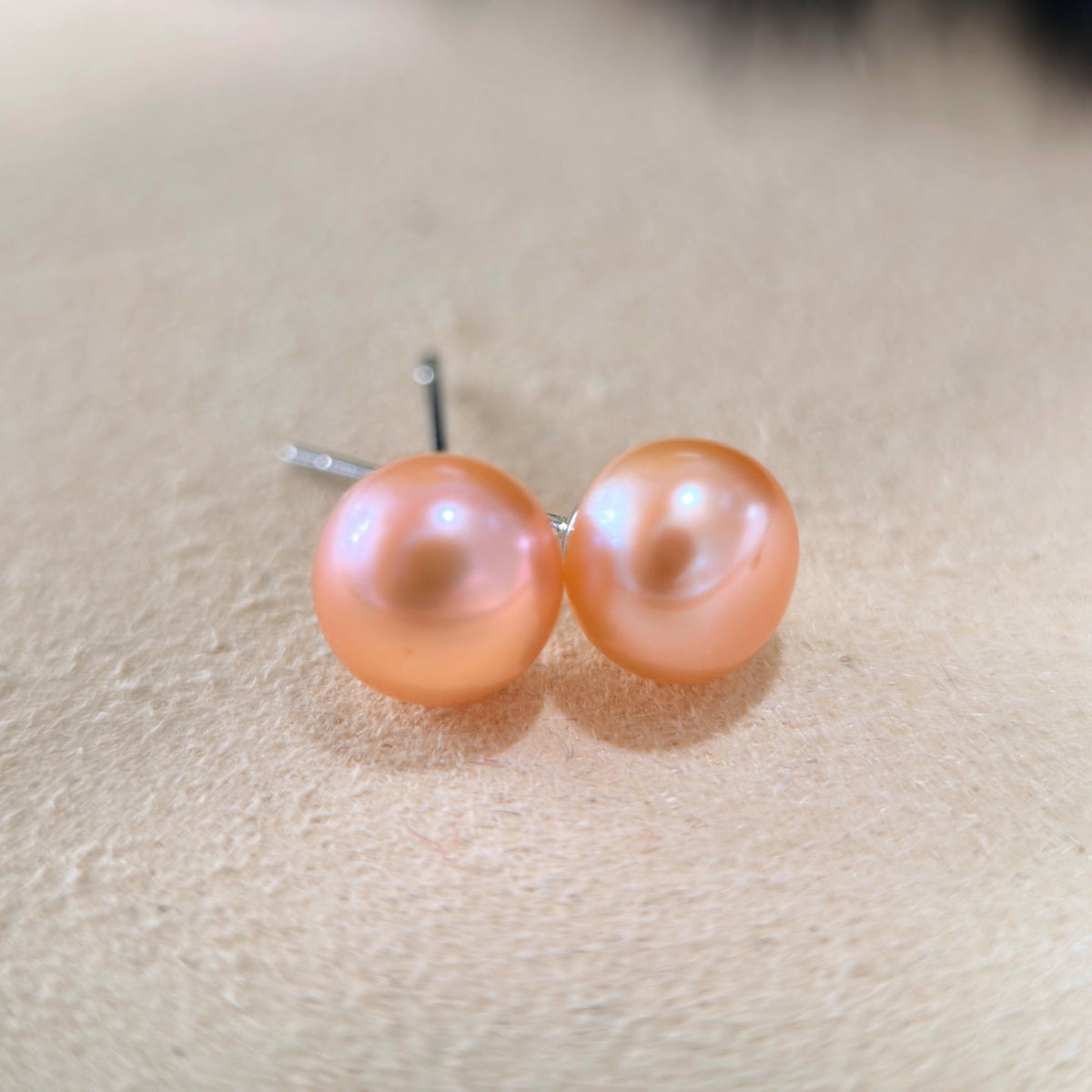 Colorful Flat Freshwater Pearl Stud Earrings – Minimalist