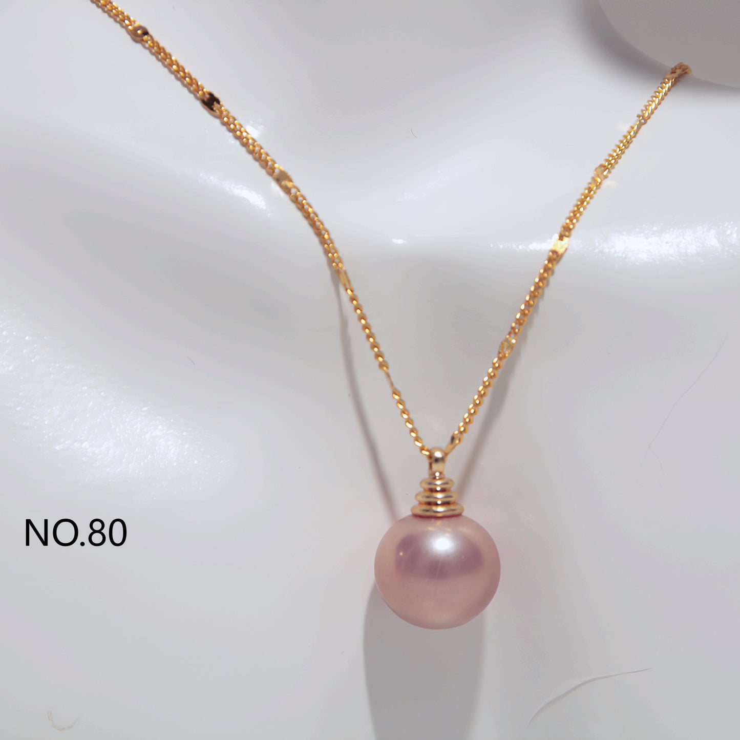 Light bulb natural pearl pendant