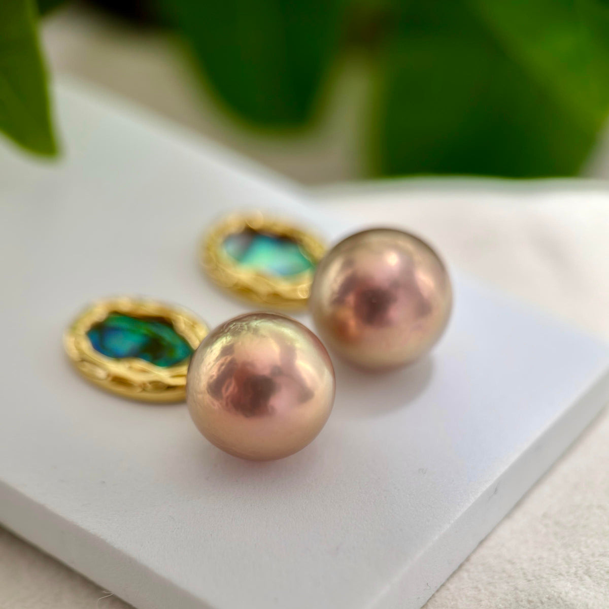 12.7mm Reddish-Brown Pearl Drop Earrings – Green Aurora Halo