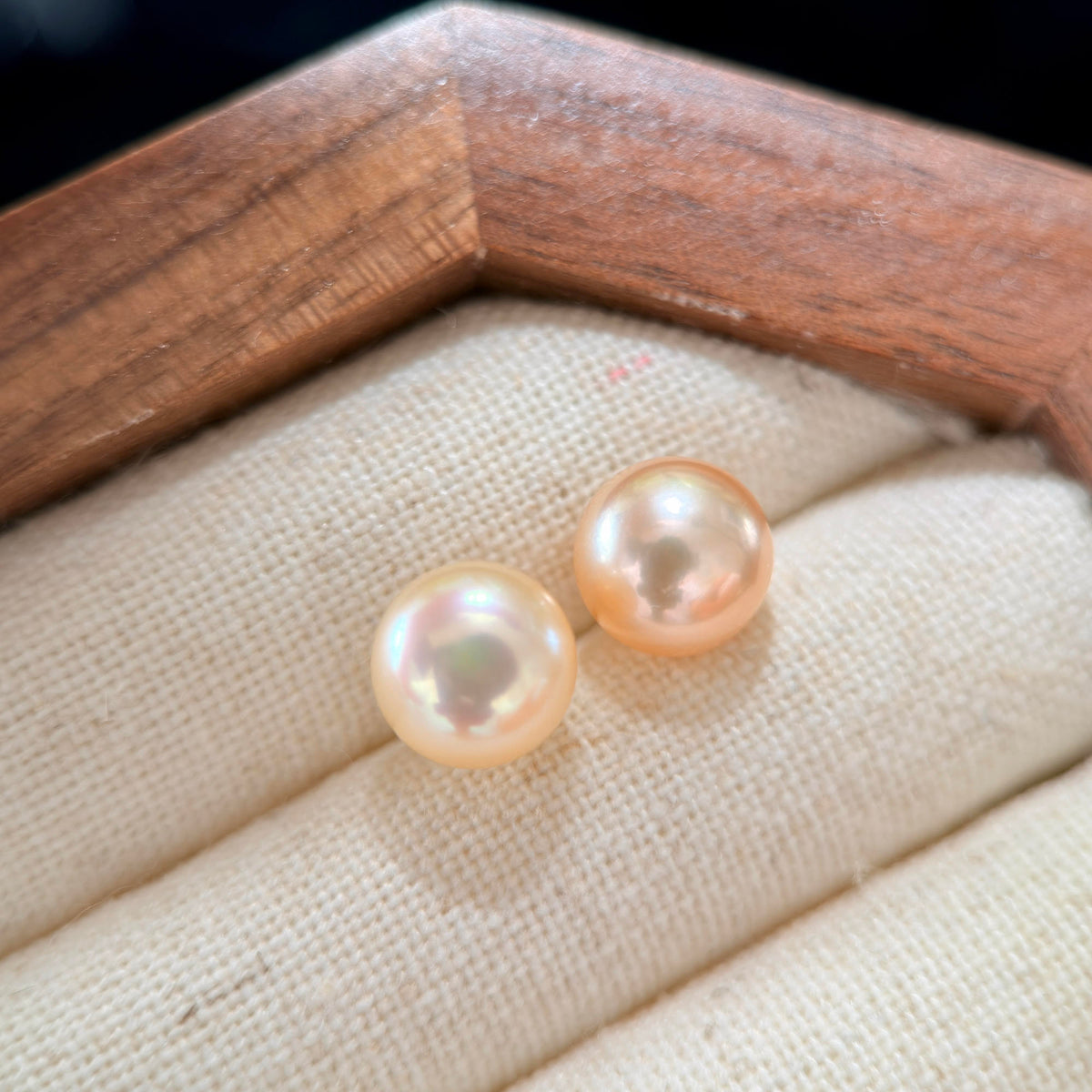 Colorful Flat Freshwater Pearl Stud Earrings – Minimalist