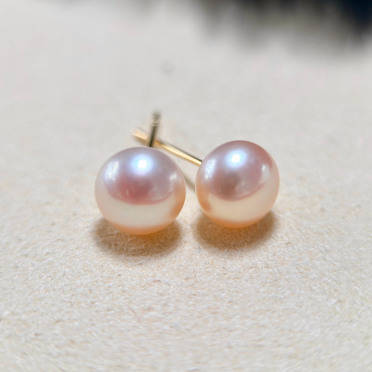 Colorful Flat Freshwater Pearl Stud Earrings – Minimalist
