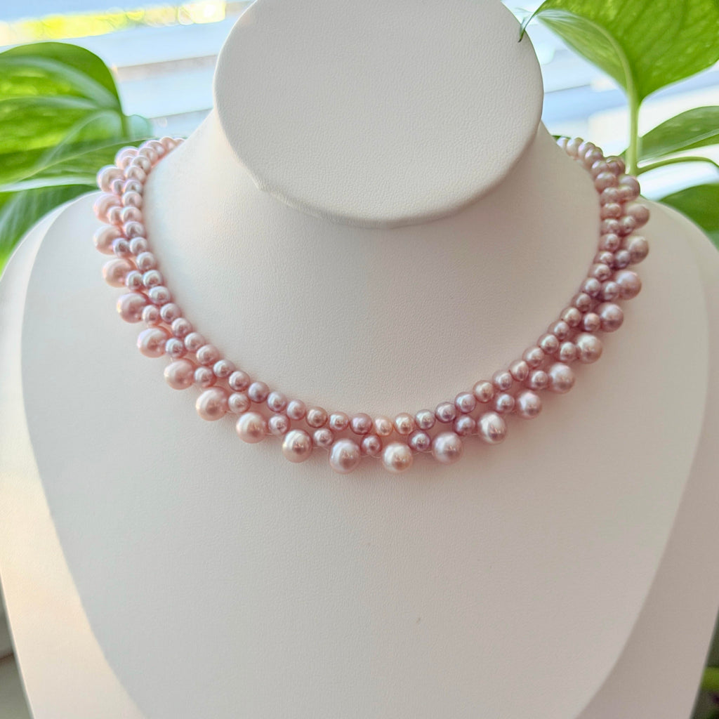 Natural freshwater pearl choker featuring 5 mm and 8 mm pearls.
