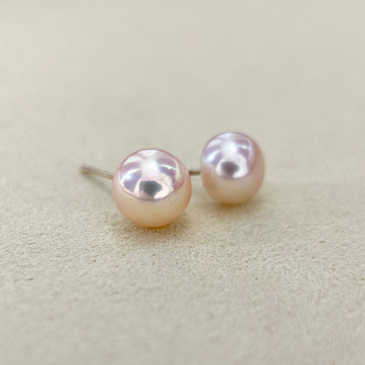 Colorful Flat Freshwater Pearl Stud Earrings – Minimalist