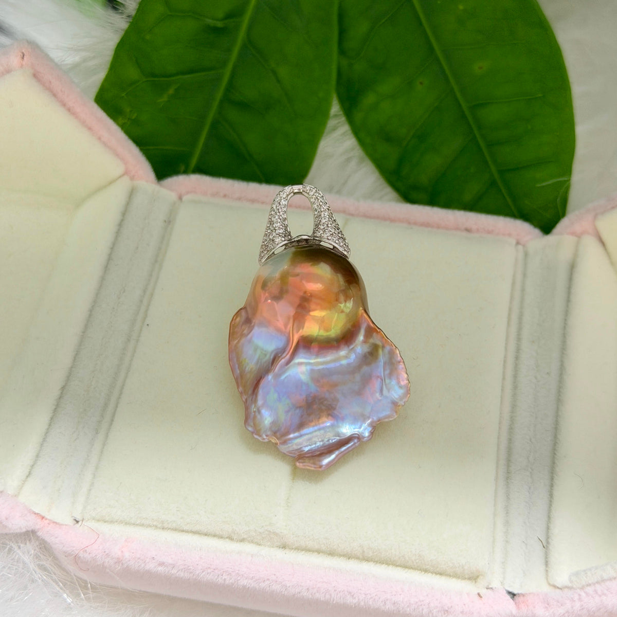 Dreamy 32 mm multicolor baroque freshwater pearl pendant.