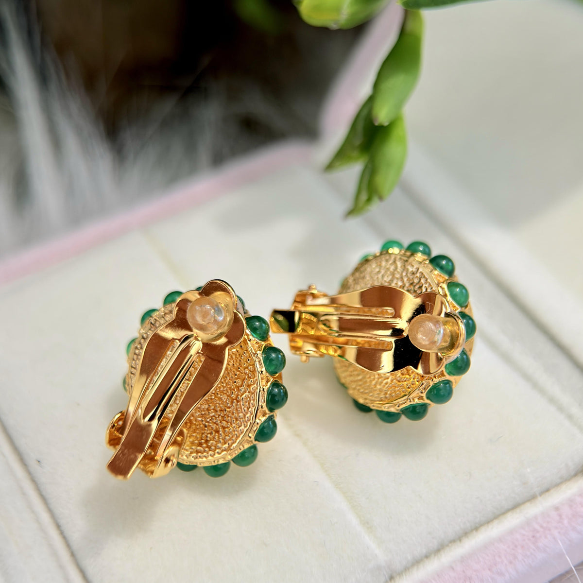 12.3mm White Pearl Clip-On Earrings – Chrysoprase Design