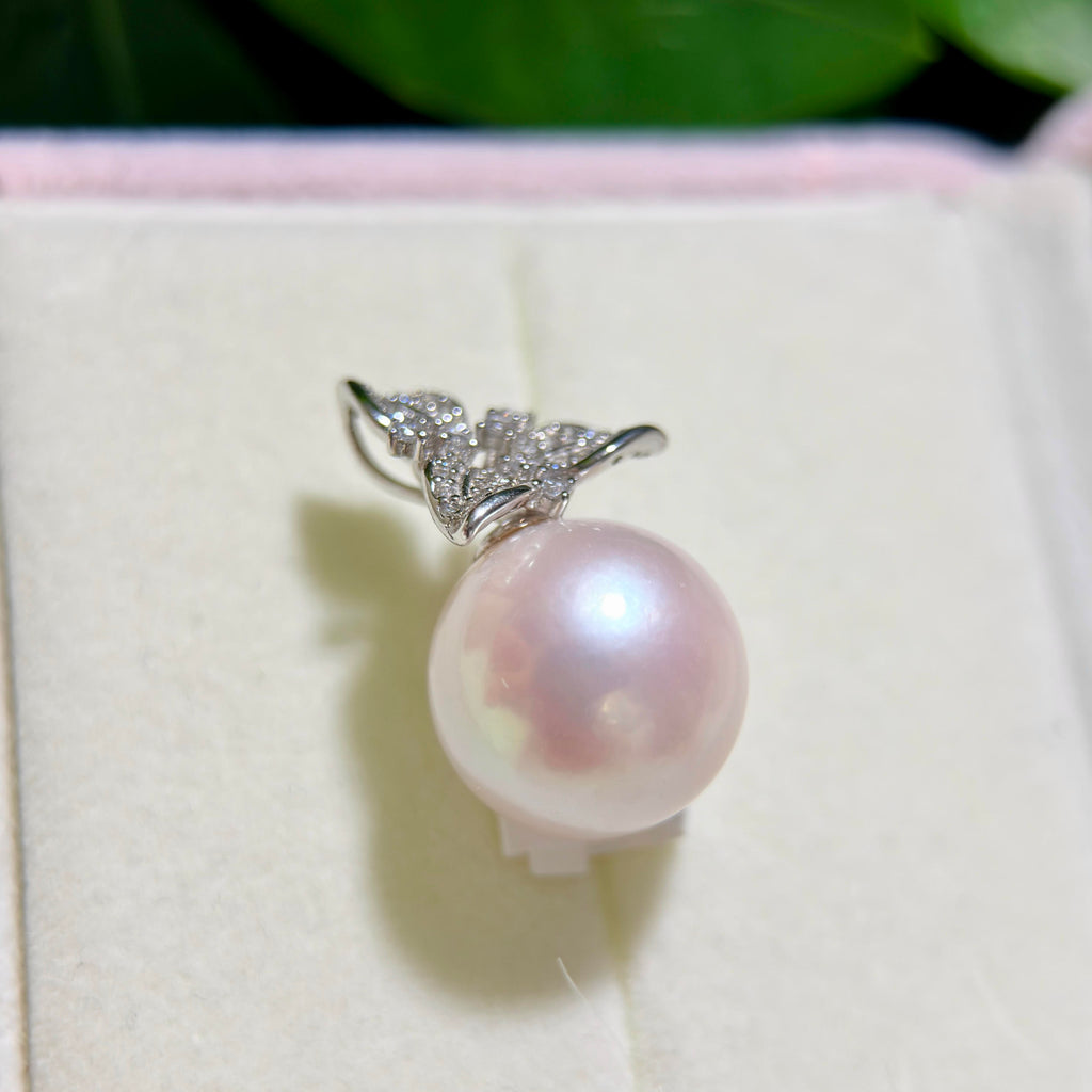 Oversized White Pearl Flower Pendant – Pink Halo