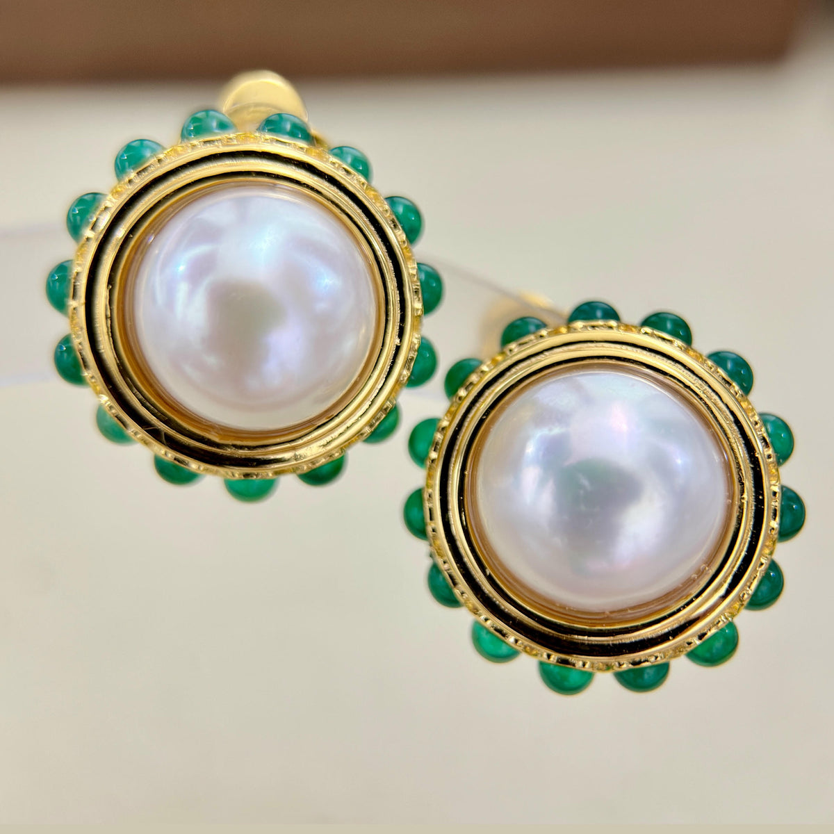 12.3mm White Pearl Clip-On Earrings – Chrysoprase Design