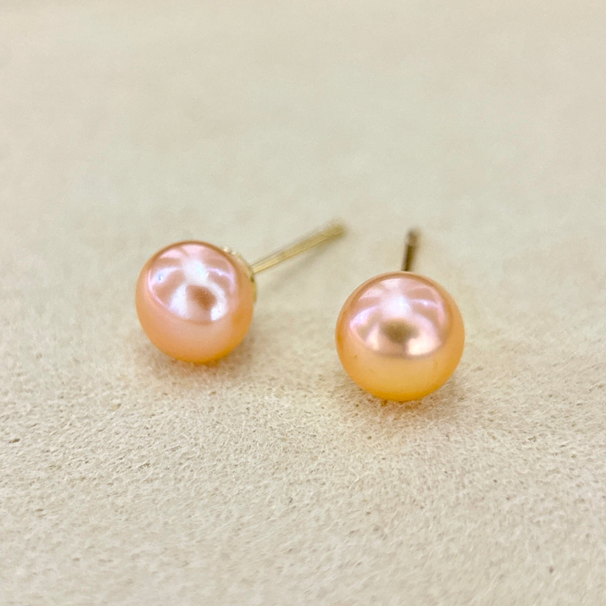 Colorful Flat Freshwater Pearl Stud Earrings – Minimalist