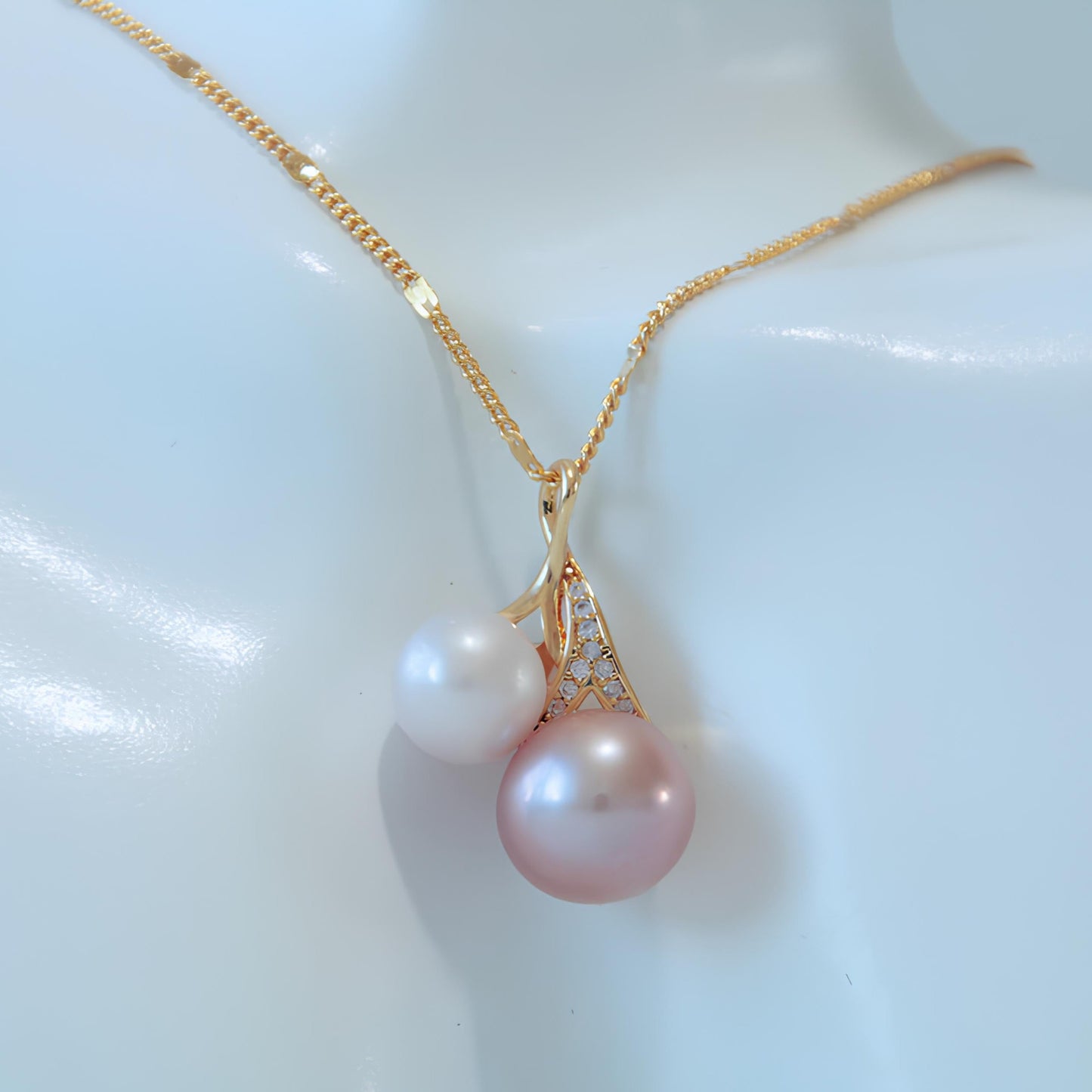 Twisted Pearl Necklace Pendant