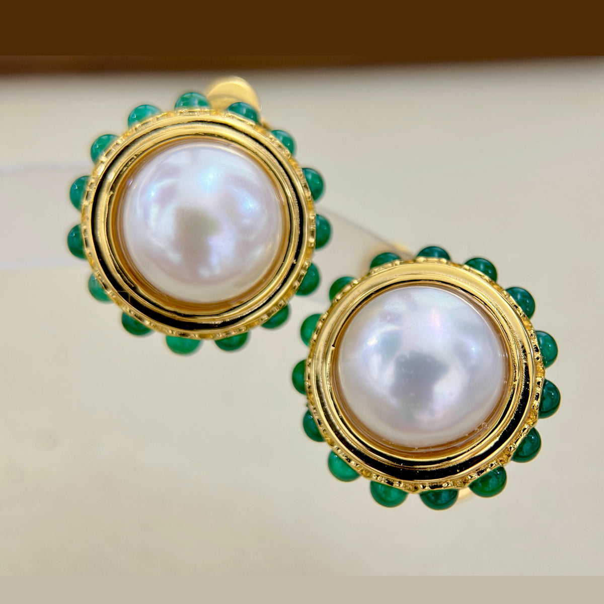 12.3mm White Pearl Clip-On Earrings – Chrysoprase Design