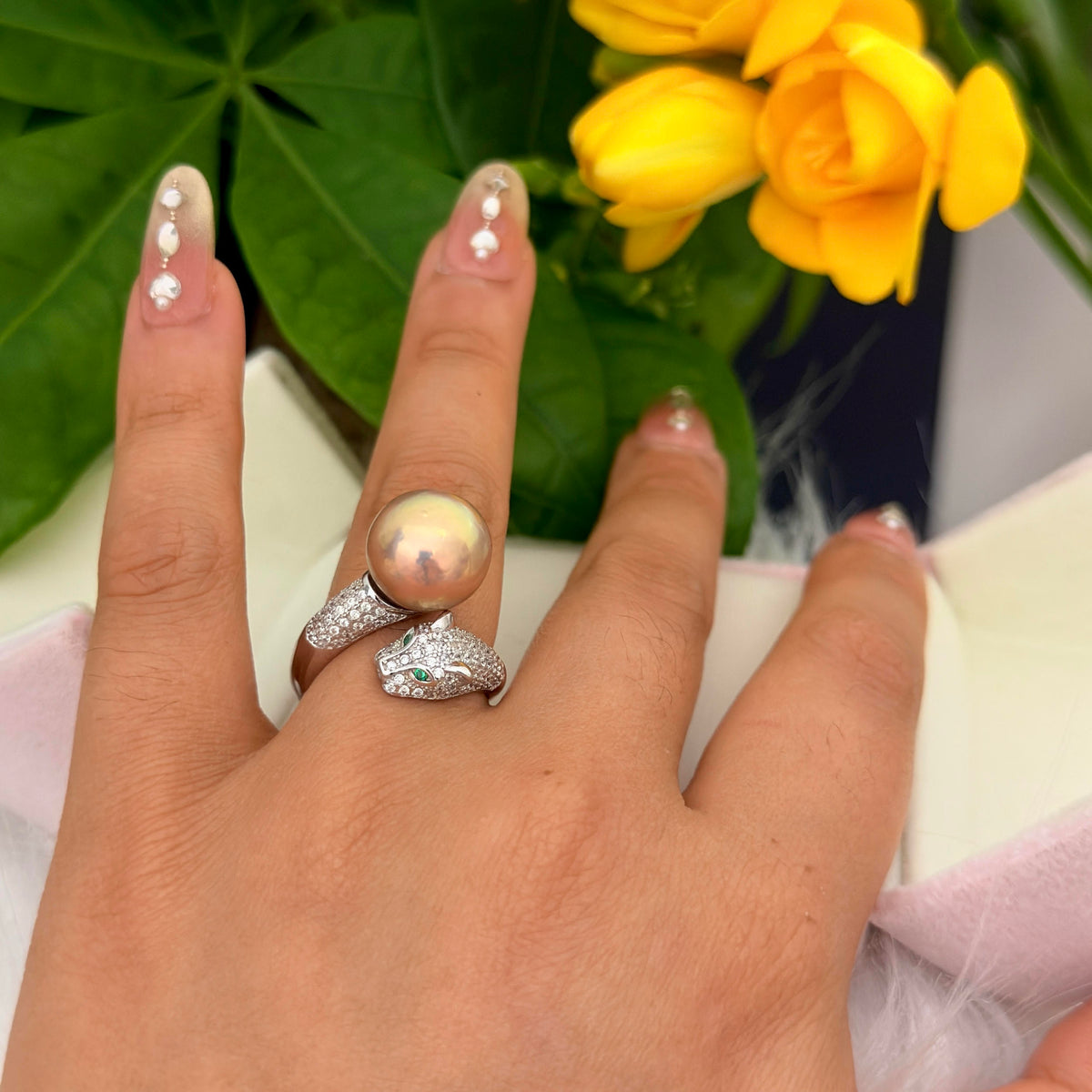 11.9mm Golden Green Pearl Leopard Ring – Reddish Brown Halo