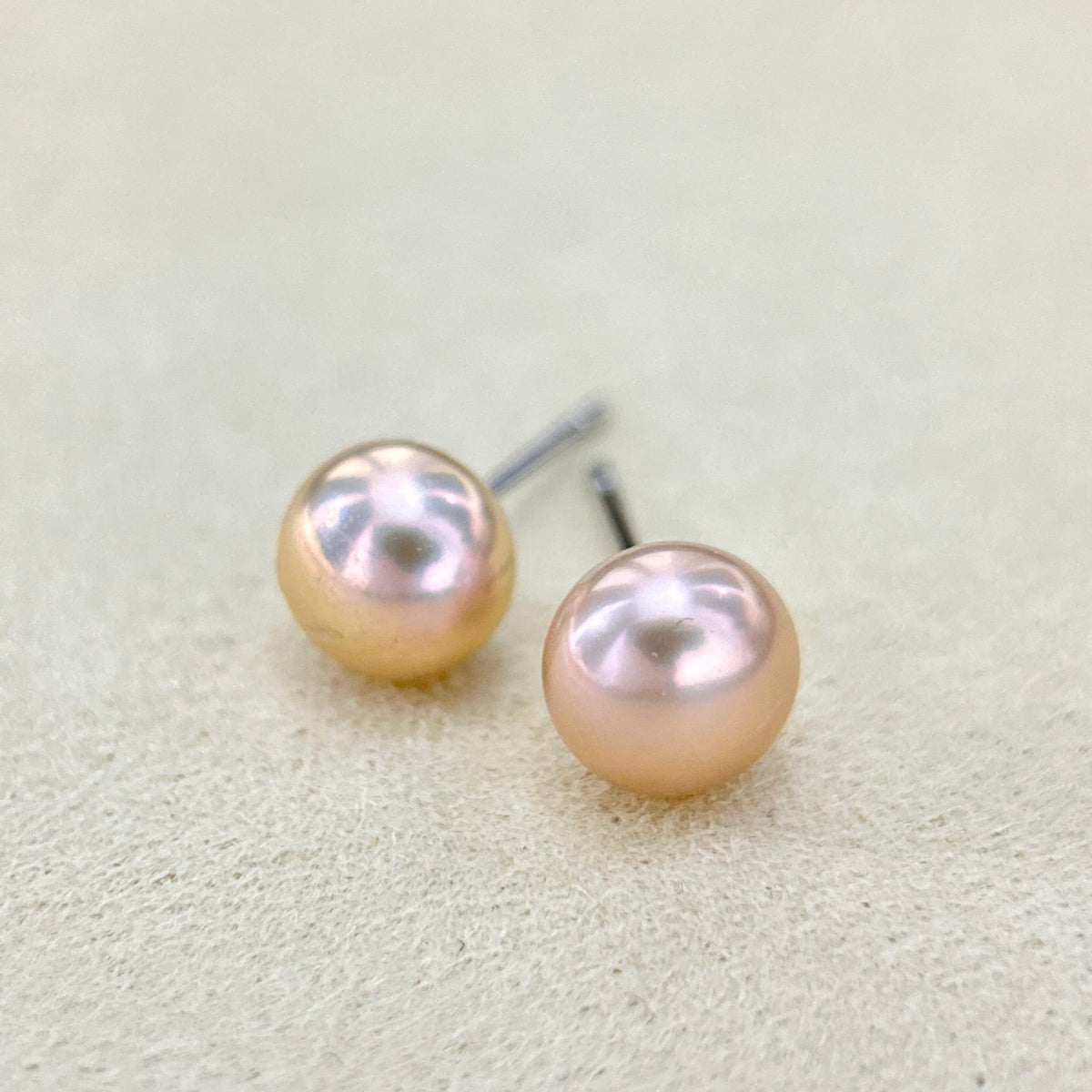 Colorful Flat Freshwater Pearl Stud Earrings – Minimalist