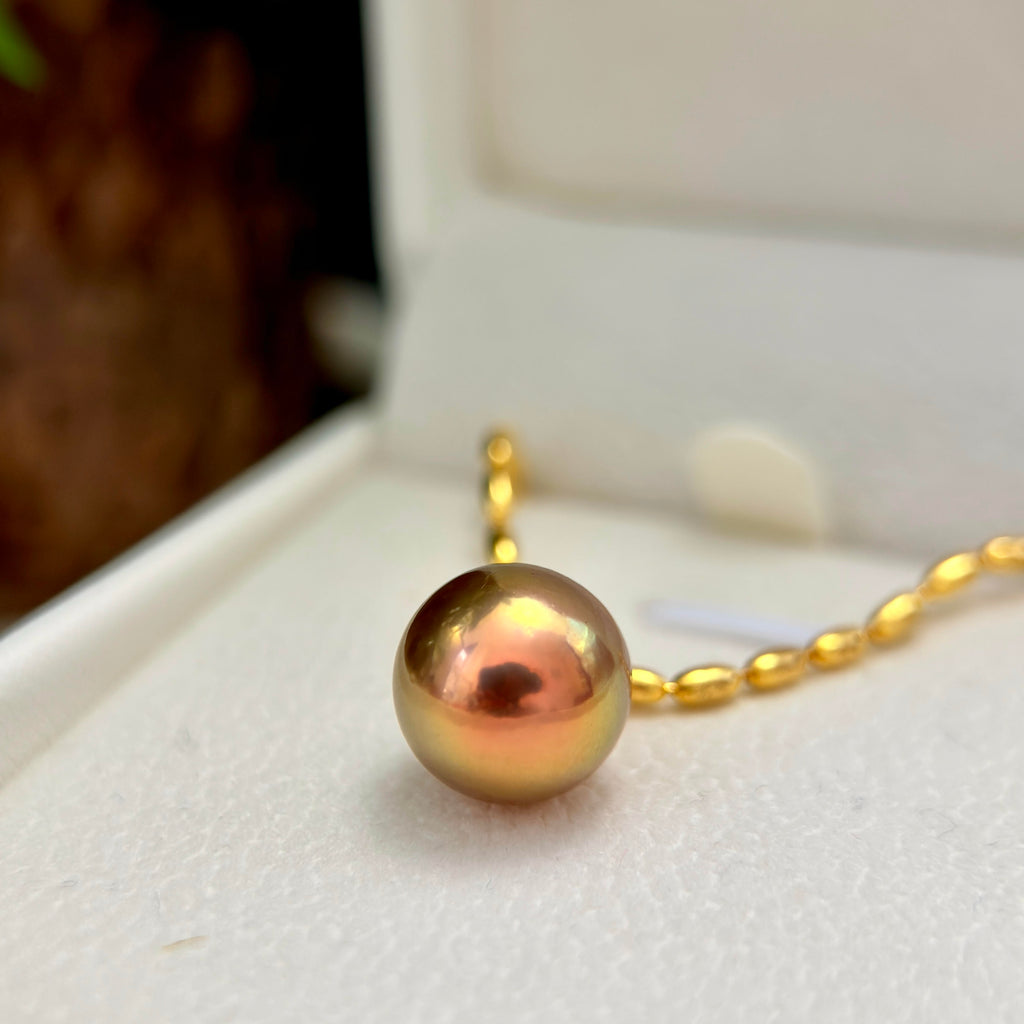 Close-up of a 12 mm colour-shifting freshwater pearl necklace.