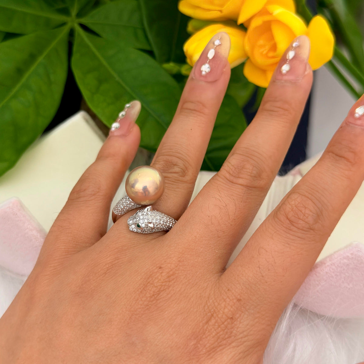11.9mm Golden Green Pearl Leopard Ring – Reddish Brown Halo