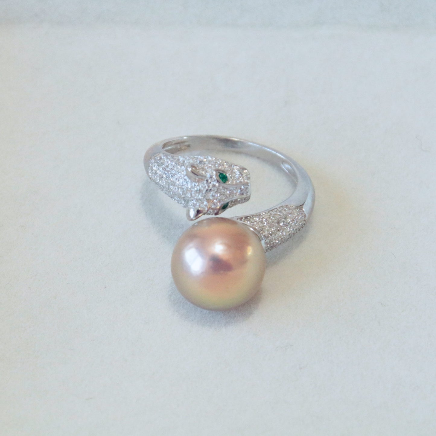 Wild cheetah pearl ring