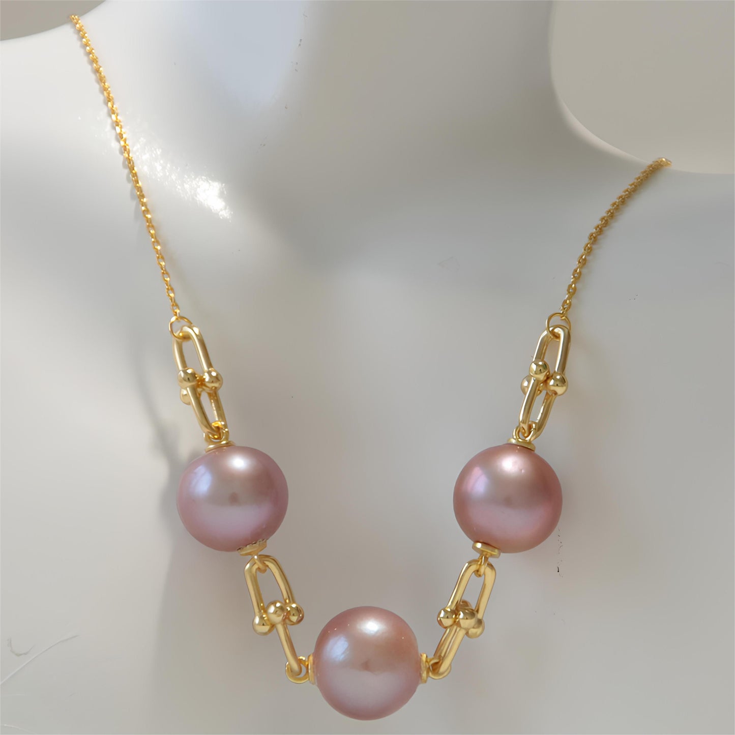 Geometric Pearl Necklace