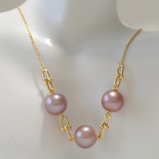 Geometric Pearl Necklace