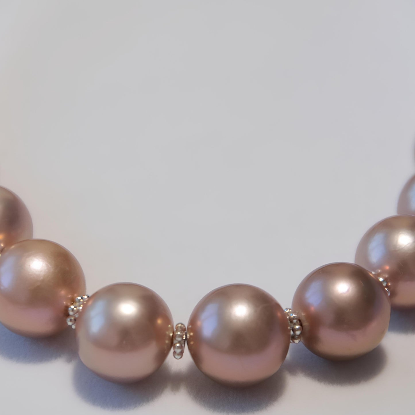 Metallic Pink Green Pearl Necklace