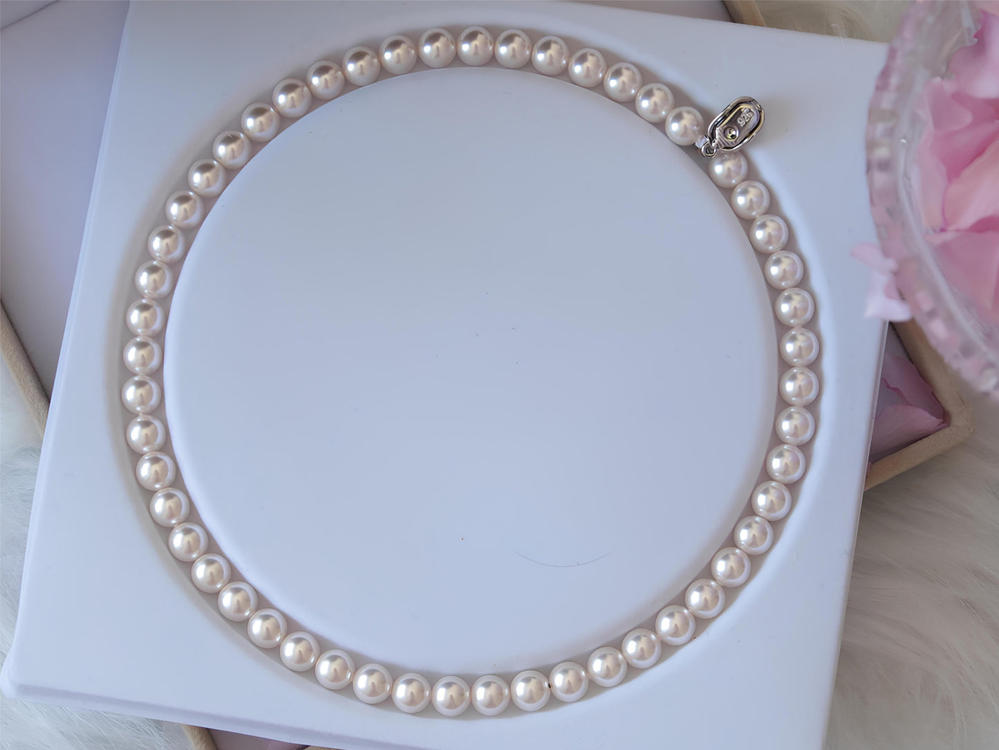 White Artificial Pearls Necklace