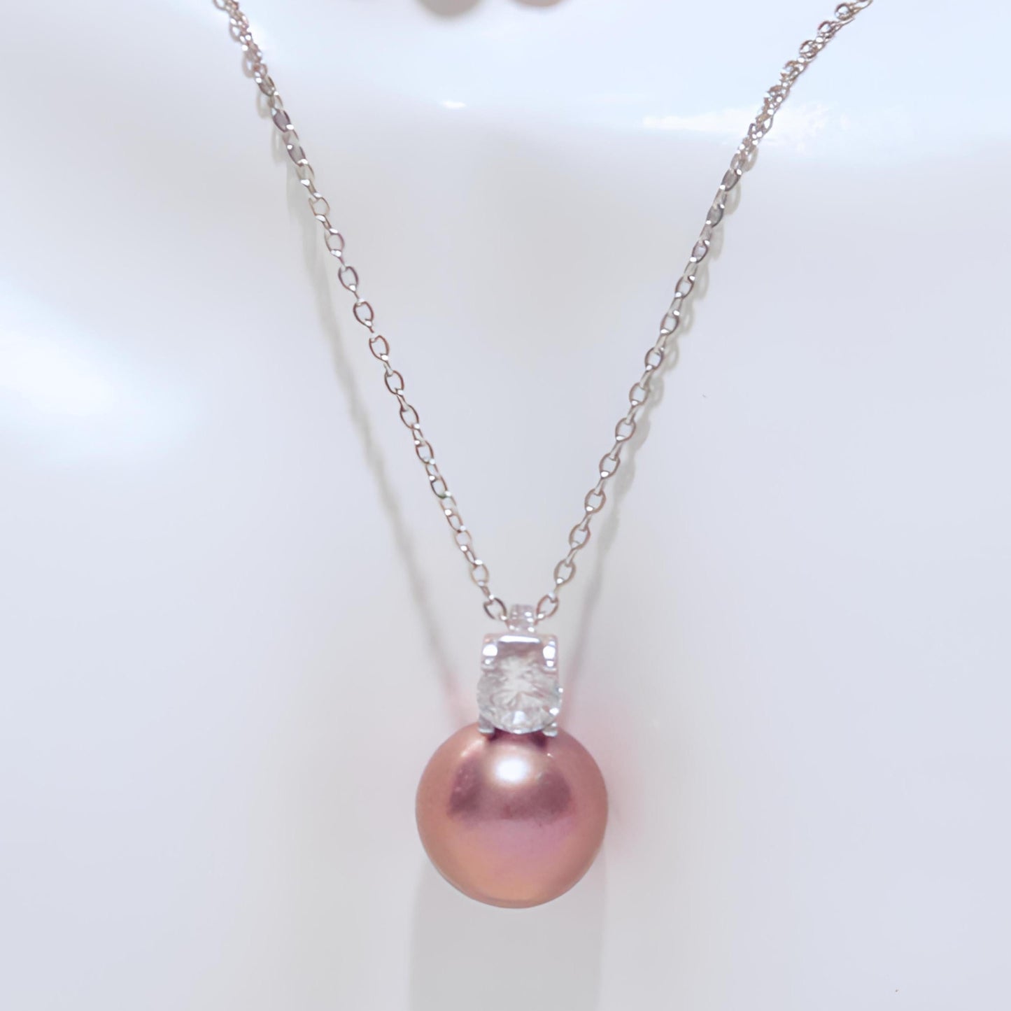 Princess pearl pendant