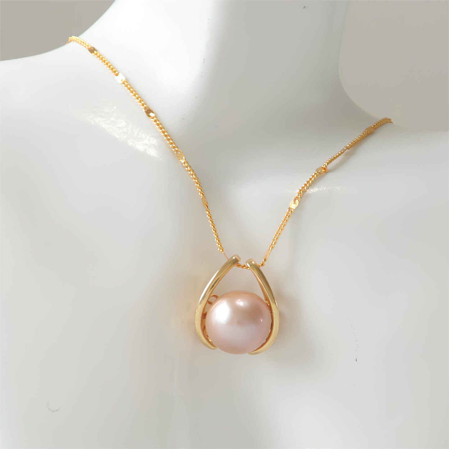 Golden Pearl Necklace Pendant