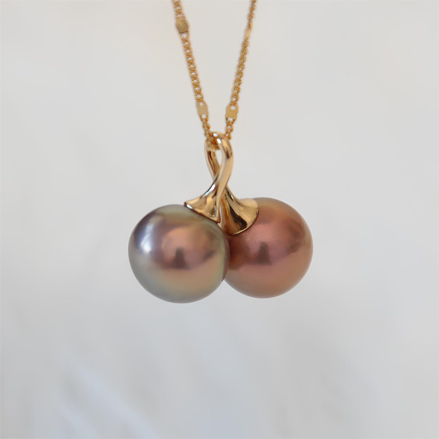 Trumpet Pearl Necklace Pendant