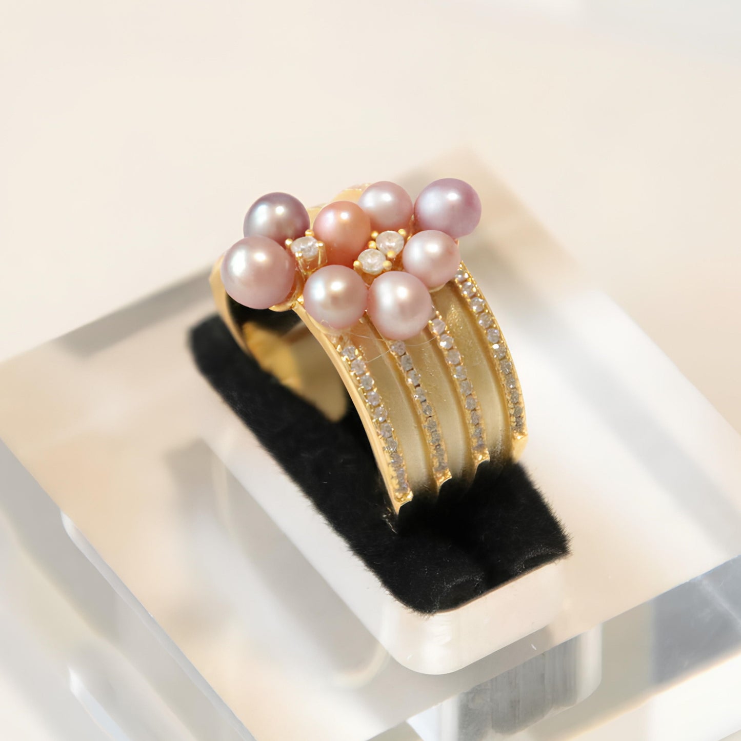 Wide-rimmed Colourful Pearl Ring